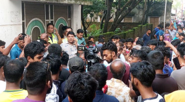 বাড়ি পৌঁছে দেওয়ার কথা বলে শিশুকে ধর্ষণচেষ্টা, মাদরাসা শিক্ষক আটক
