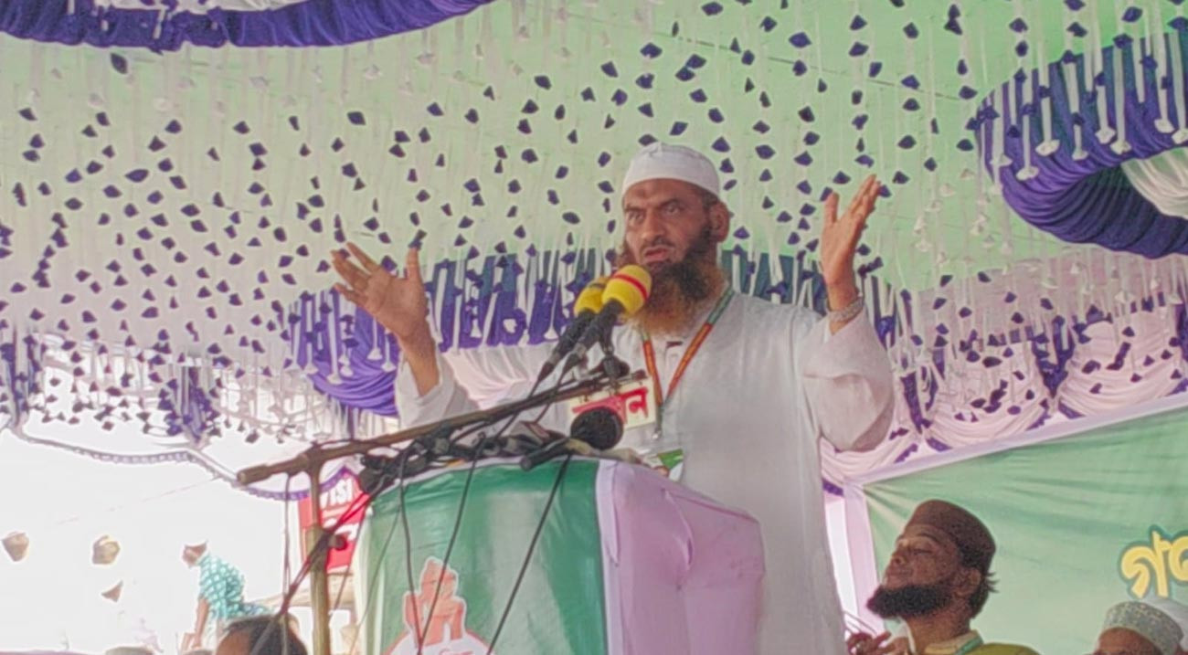 টাকার বিনিময়ে জনগণের মর্যাদা কিনতে পারবেন না, সরকারকে মামুনুল হক