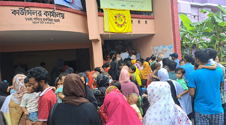 ভিটামিন ‘এ’ প্লাস ক্যাম্পেইন, টিকাদান কেন্দ্রে ভিড়