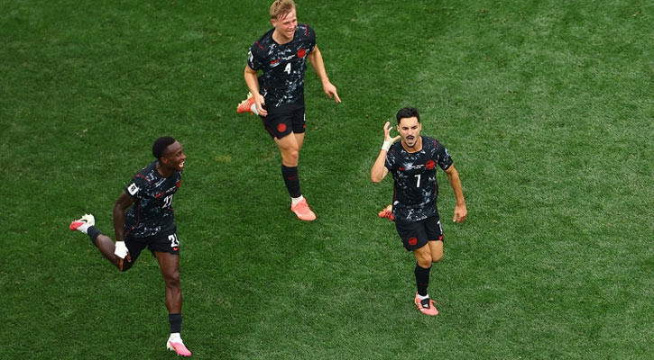 দক্ষিণ আফ্রিকাকে হারিয়ে শেষ ষোলোতে কানাডা