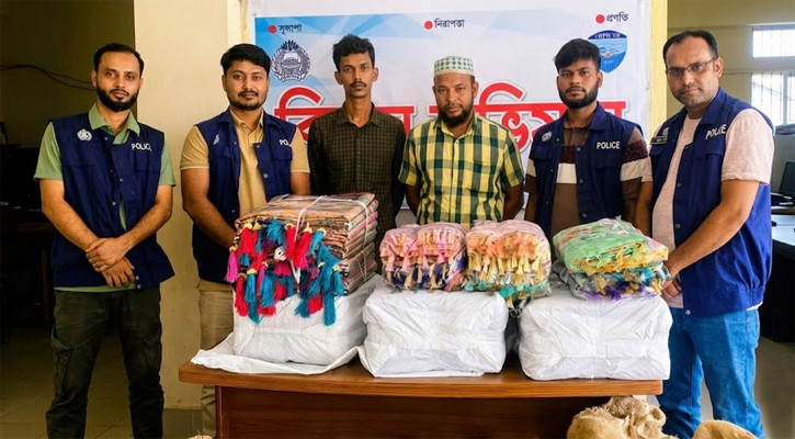 হাটহাজারীতে ৩৫ লাখ টাকার কাপড়সহ ২ জন গ্রেপ্তার