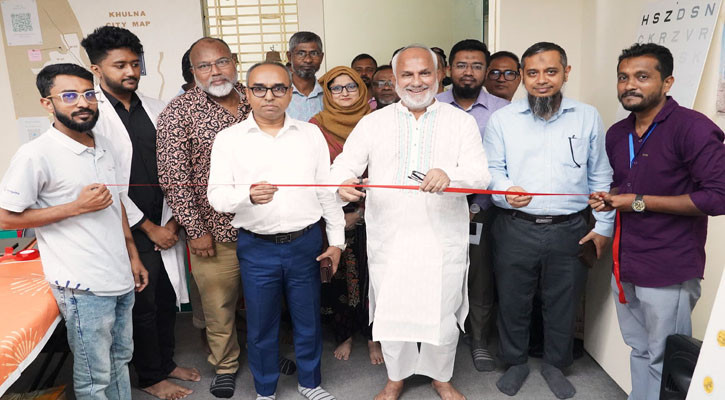 চালকদের চক্ষু পরীক্ষা করা জরুরী: কেসিসি প্রশাসক মঞ্জু