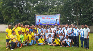 চট্টগ্রাম প্রেস ক্লাব ও কোস্টগার্ড পূর্ব জোনের মধ্যে প্রীতি ফুটবল ম্যাচ