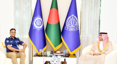 আইজিপির সঙ্গে সৌদি রাষ্ট্রদূতের সাক্ষাৎ