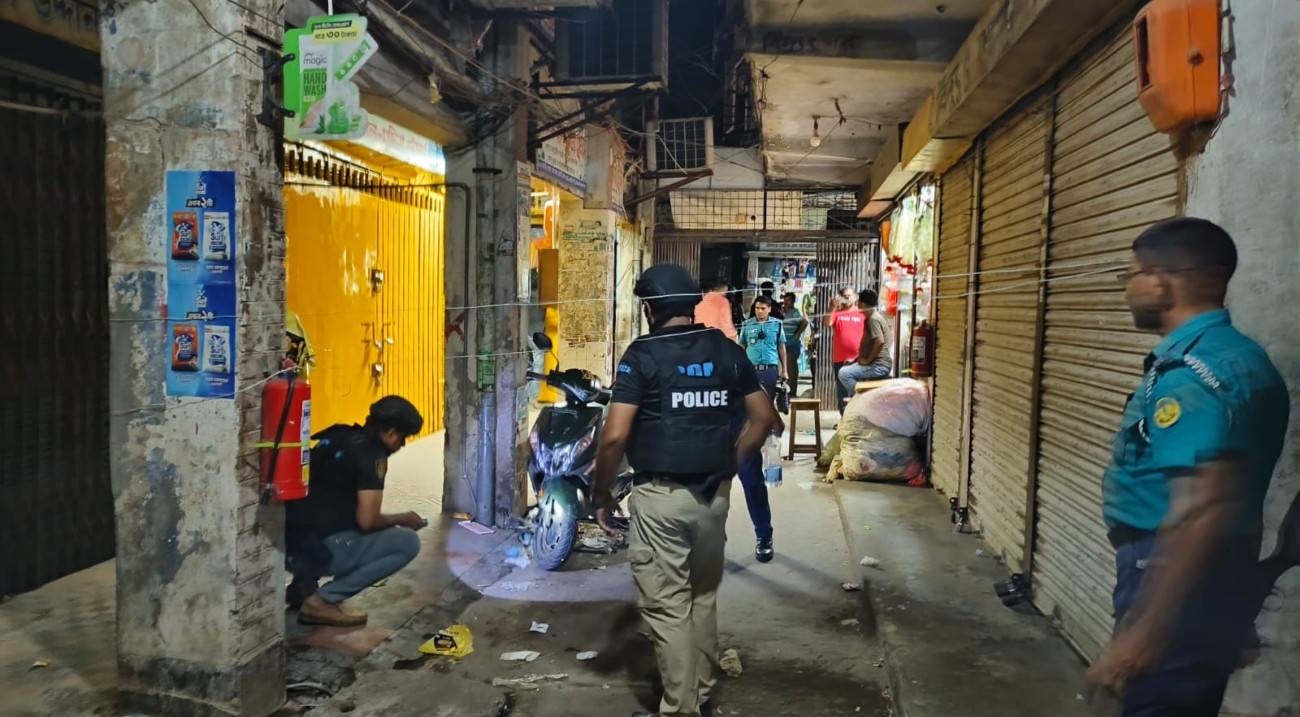 রাজশাহীতে বোমা ভেবে আতঙ্ক, পরীক্ষা করে দেখা গেলো মিউজিক ডিভাইস