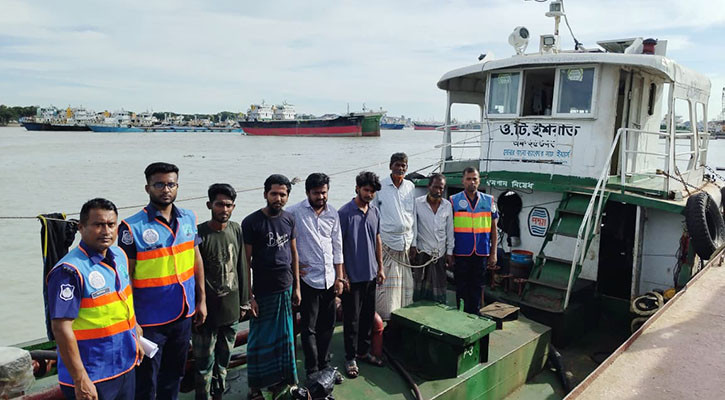 রাতে চোরাই ডিজেলের কারবার, অয়েল ট্যাংকারসহ ৬ জন গ্রেপ্তার