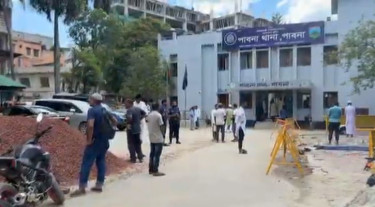 পাবনায় বাসের ধাক্কায় স্কুলছাত্রের মৃত্যু