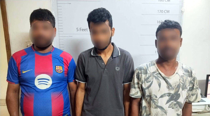 ধানমন্ডিতে চাপাতি ঠেকিয়ে ছিনতাইয়ের ঘটনায় গ্রেপ্তার ৩
