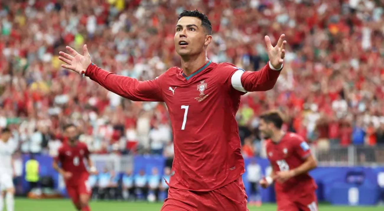 ভূমিকম্পে পা হারানো ভক্তের পাশে রোনালদো