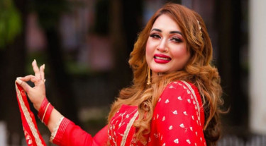 নির্বাচনে হেরে আল্লাহর কাছে বিচার দিলেন নায়িকা পলি
