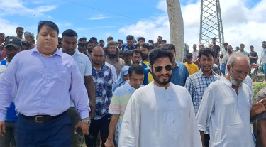বাগেরহাটে সরকারি খাল না কেটে ফিরে গেলেন এমপি-ডিসি