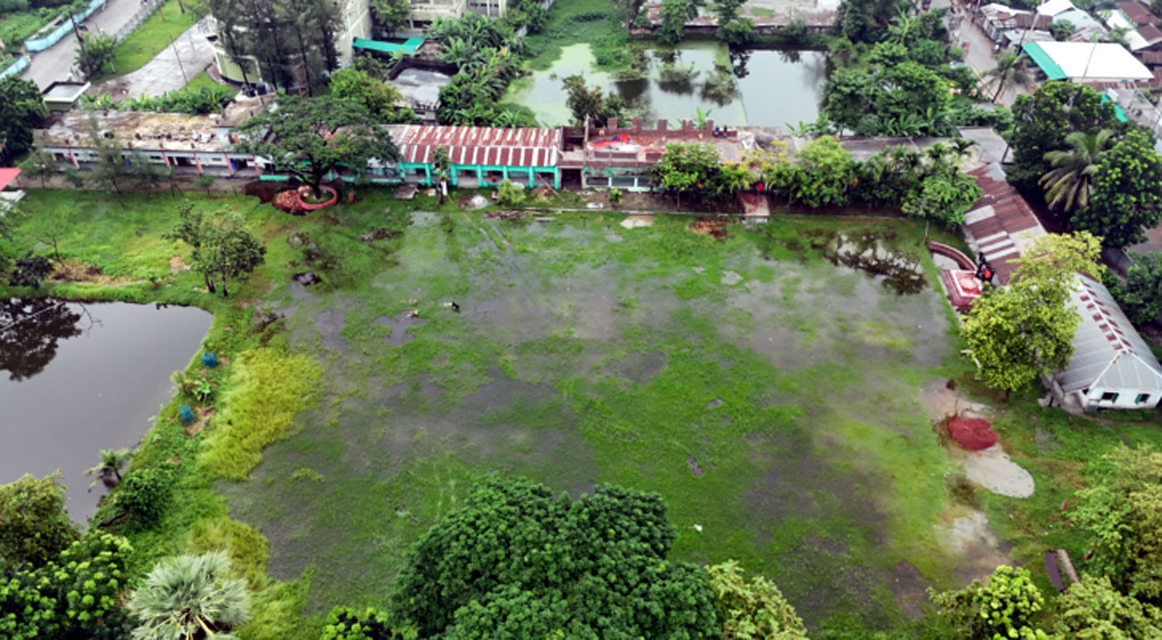 জলাবদ্ধতা ও জরাজীর্ণ ভবন: ঝুঁকিতে ৮৫৭ শিক্ষার্থীর স্বাভাবিক জীবন ও শিক্ষা