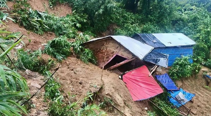 পাহাড়ধসে ১০ জনের প্রাণহানি, বিভিন্ন এলাকা প্লাবিত