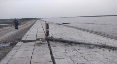 যত্রতত্র নাইন্টি পাইপ স্থাপন, ঝুঁকিতে হাজার কো‌টি টাকার প্রকল্প!