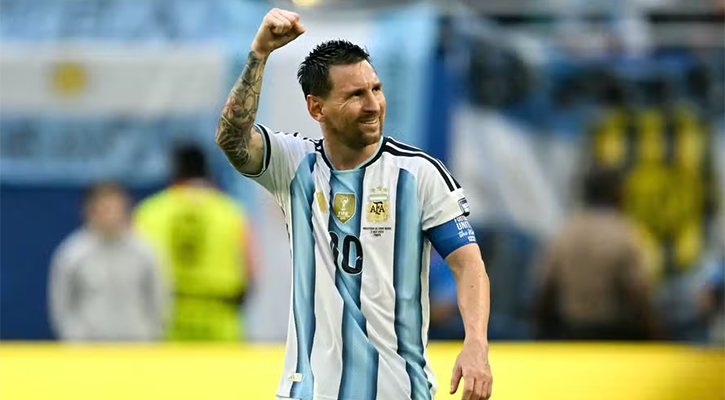 ৫ ম্যাচে ৮ গোল, এমবাপ্পেকে পেছনে ফেলে গোল্ডেন বুটের দৌড়ে শীর্ষে মেসি