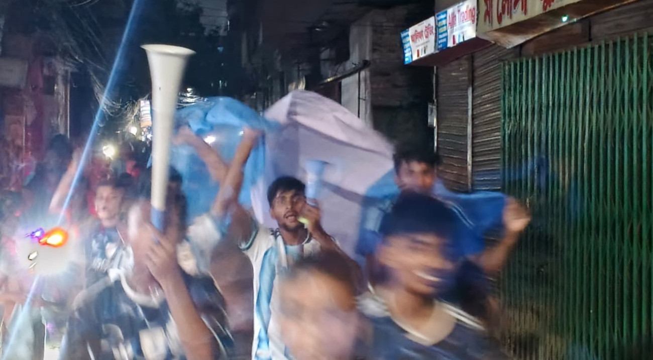 মিশরের বিপক্ষে আর্জেন্টিনার রুদ্ধশ্বাস জয়, মহল্লায় মহল্লায় সমর্থকদের বাঁধভাঙা উল্লাস