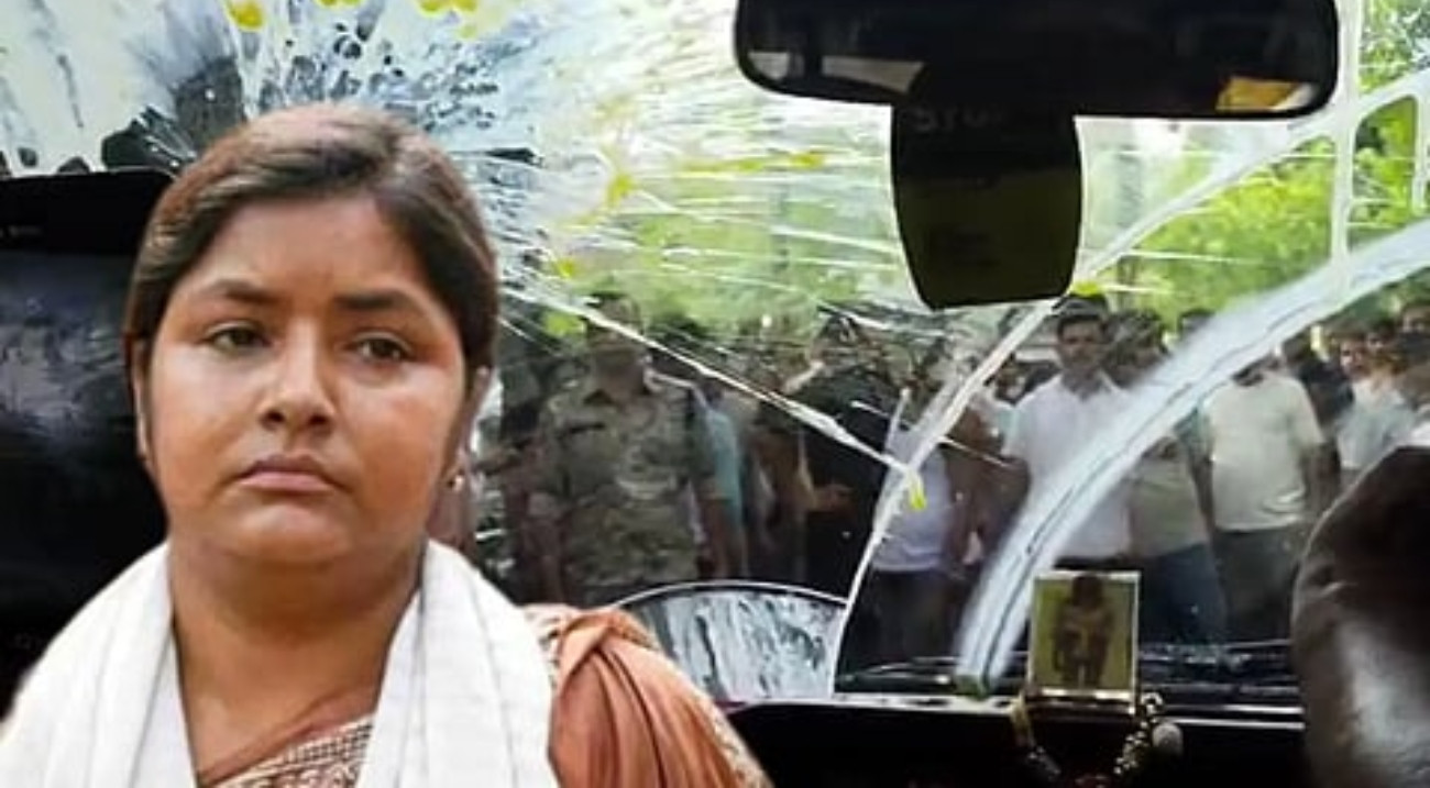 পশ্চিমবঙ্গে থামছে না ‘ডিম থেরাপি’, এবার বামনেত্রী মীনাক্ষীর গাড়ি লক্ষ্য করে ডিম নিক্ষেপ
