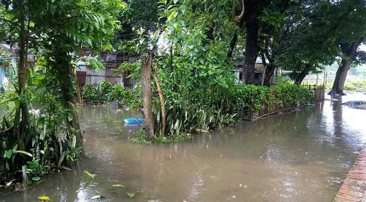 ভারী বর্ষণে সৈয়দপুরে বিভিন্ন স্থানে জলাবদ্ধতা, চরম দুর্ভোগ
