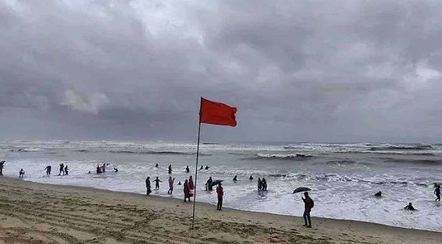 সব সমুদ্রবন্দরে তিন নম্বর সংকেত বহাল