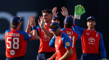 ভারতকে ৭৬ রানে গুটিয়ে দিয়ে সিরিজে এগিয়ে ইংল্যান্ড