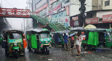 বৃষ্টি-জলাবদ্ধতা যত বাড়ে, তত চড়ে পরিবহন ভাড়া