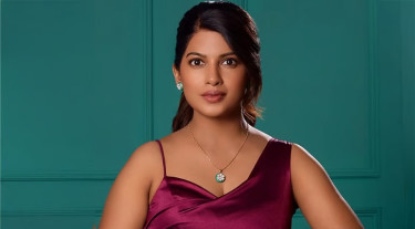 ঋতুস্রাবের সময় ৯ ঘণ্টা গাড়িতে আটকা ছিলেন অভিনেত্রী!