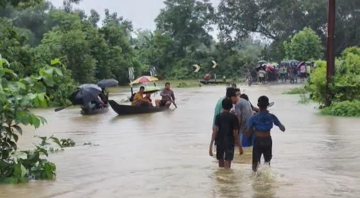 টানা বৃষ্টিতে খাগড়াছড়ি অচল, সাজেকে আটকা চার শতাধিক পর্যটক