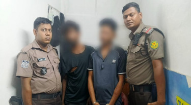ট্রাফিক পুলিশের ধাওয়ায় উদ্ধার আইফোন, গ্রেপ্তার ২ ছিনতাইকারী