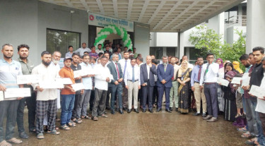 বাগেরহাটে প্রান্তিক জেলেদের মাঝে ২ কোটি টাকার ঋণ বিতরণ