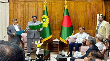 চট্টগ্রাম-২ আসনের এমপি হিসেবে শপথ নিলেন সরোয়ার আলমগীর