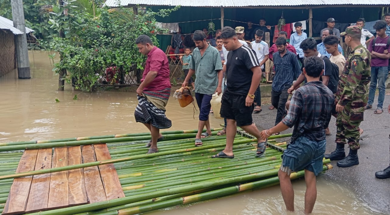 সাজেকে আটকে পড়া ৩১১ পর্যটকরা ফিরেছেন