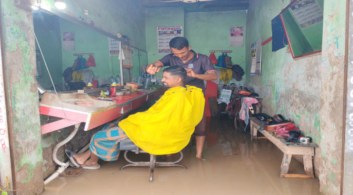 সাতক্ষীরায় ২৪ ঘণ্টায় ২২৭ মিলিমিটার বৃষ্টিপাত, নিম্নাঞ্চলে জলাবদ্ধতা