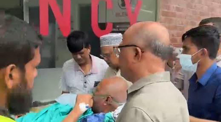 বুকে ব্যথা নিয়ে হাসপাতালে ভর্তি বিএনপি মিডিয়া সেলের আহ্বায়ক ডা. পাভেল