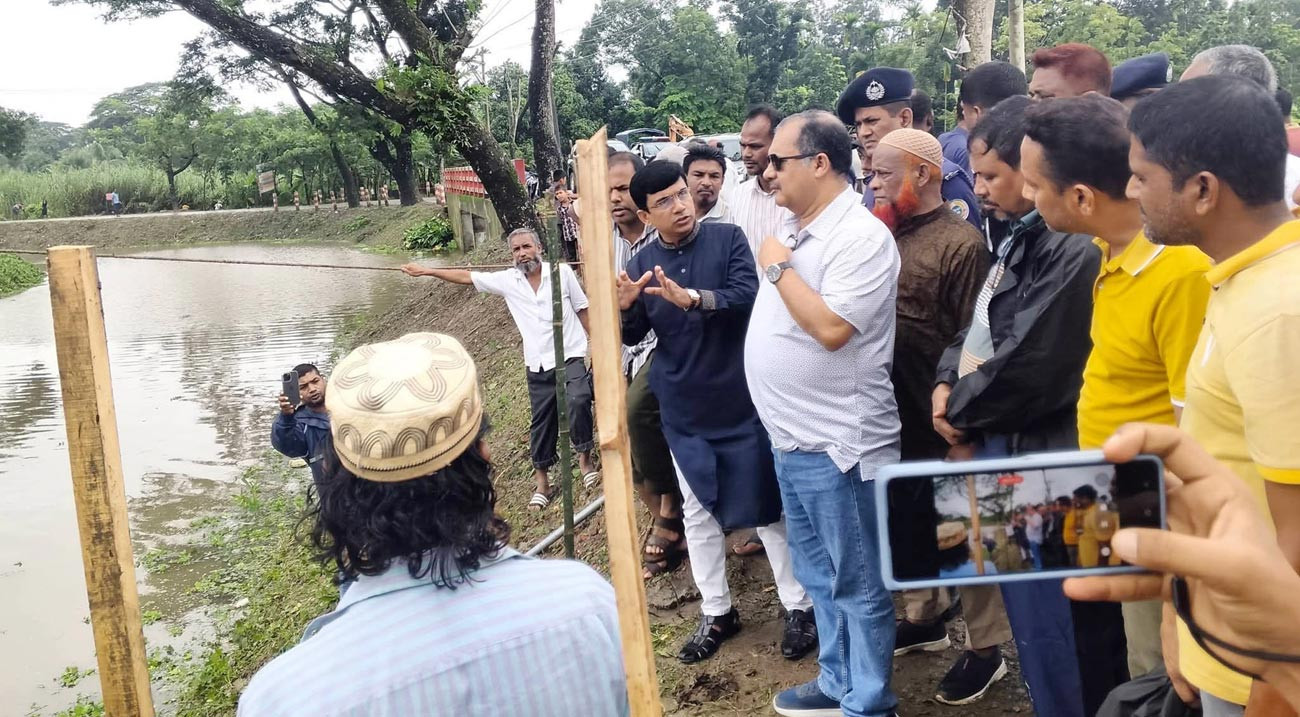 গৌরনদী আসছেন প্রধানমন্ত্রী তারেক রহমান, অনুষ্ঠানস্থল পরিদর্শনে তথ্যমন্ত্রী