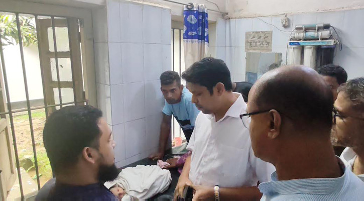 বাসাইলে রাস্তার পাশের ঝোপে মিললো নবজাতক