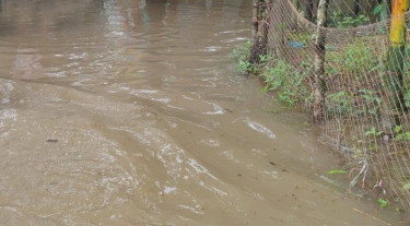 পানির স্রোতে ভেসে গিয়ে প্রাণ গেল দুই শিশুর