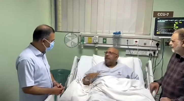 বিএনপির মিডিয়া সেলের আহ্বায়ক ডা. পাভেলকে দেখতে হাসপাতালে প্রধানমন্ত্রী