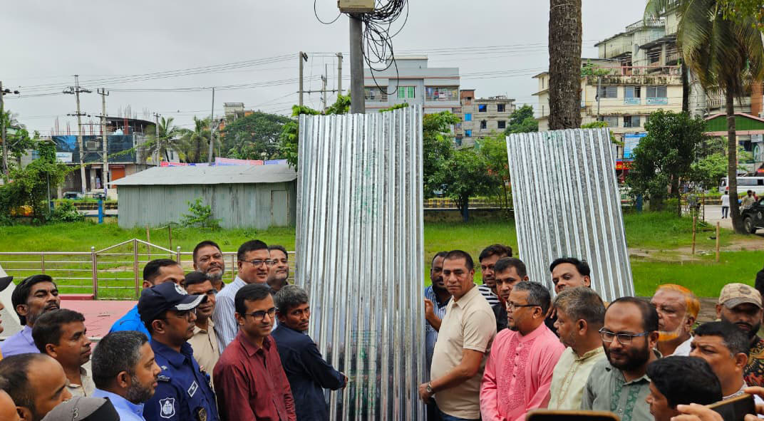 প্রাকৃতিক দুর্যোগে ক্ষতিগ্রস্তদের পাশে আছে সরকার