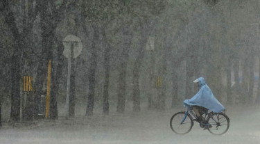 ভারী বৃষ্টি হতে পারে আরও পাঁচদিন