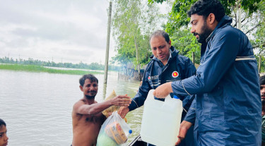 টানা বর্ষণে কক্সবাজারে দুর্ভোগ, পানি কমলেও ভাসছে বিস্তীর্ণ এলাকা