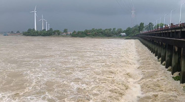 পাহাড়ি ঢল: খুলে দেওয়া হয়েছে মুহুরী প্রকল্পের ৪০ গেট