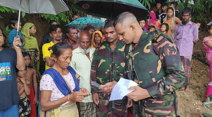 মহালছড়িতে বন্যার্তদের জন্য সেনাবাহিনীর ভ্রাম্যমাণ মেডিকেল ক্যাম্প