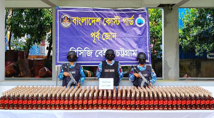 পতেঙ্গায় ৪০০ বোতল বিদেশি মদ জব্দ