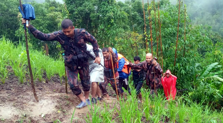৪৮ ঘণ্টার অপারেশনে ৪ পর্যটককে উদ্ধার করল বিজিবি