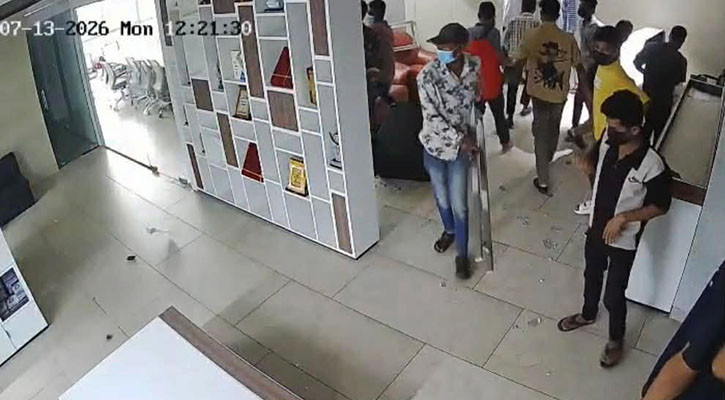 দুই কোটি টাকা চাঁদা না পেয়ে অফিসে সশস্ত্র হামলা,ভাঙচুর-লুট