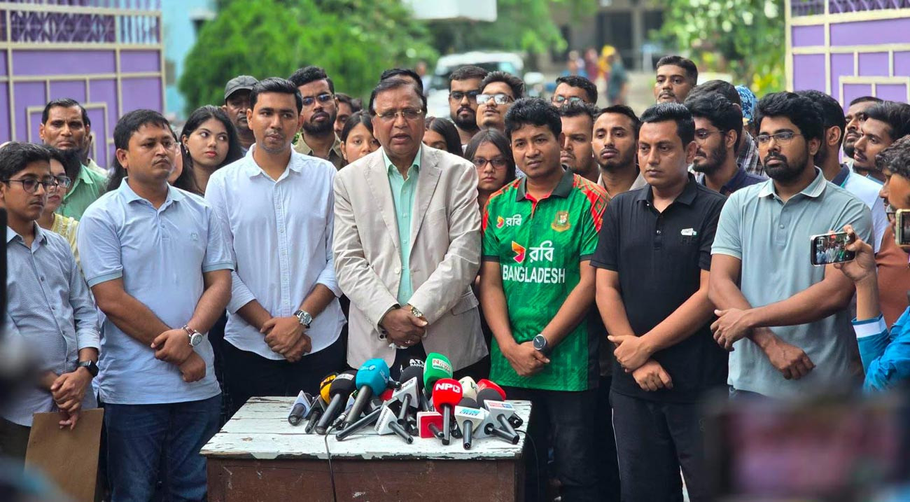 নিউমার্কেট এলাকার জলাবদ্ধতা নিরসনে প্রধানমন্ত্রী নতুন প্রকল্প অনুমোদন করেছেন
