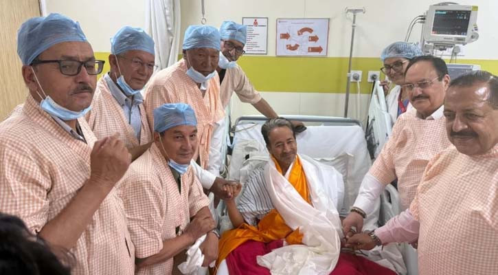 মোদি সরকারের আশ্বাসে অনশন ভাঙলেন সোনাম ওয়াংচুক