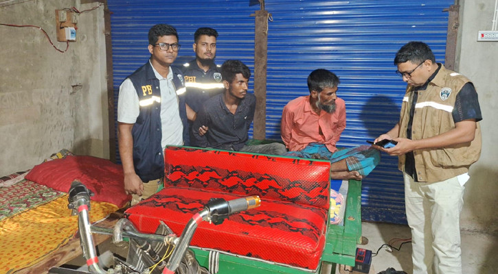 অটোভ্যান ছিনতাইয়ের জন্য চালককে হত্যা, ২৪ ঘণ্টায় দুই আসামি গ্রেপ্তার