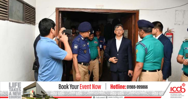 তেজগাঁও থানায় স্বরাষ্ট্রমন্ত্রীর আকস্মিক পরিদর্শন, পুলিশকে দিলেন নানা নির্দেশনা
