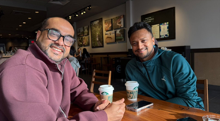 সাকিব আল হাসান ও জুলফিকার রাসেল 